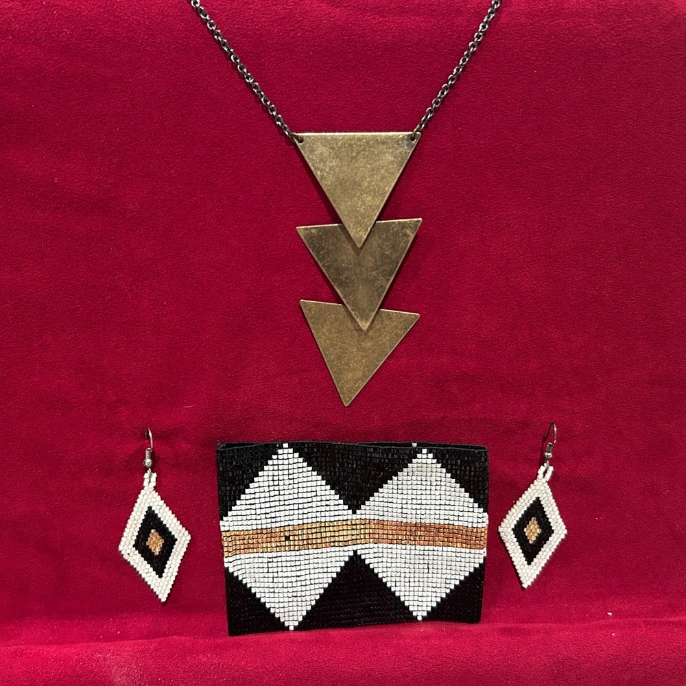 Jewelry set - earrings, necklace and bracelet - lnk & Alloy